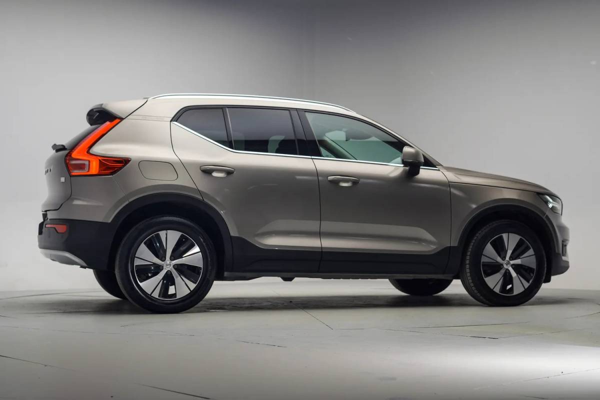 Volvo XC40 Volvo XC40 T5 Recharge Inscription Expression [ LED Navi Camera Apple/Android ]