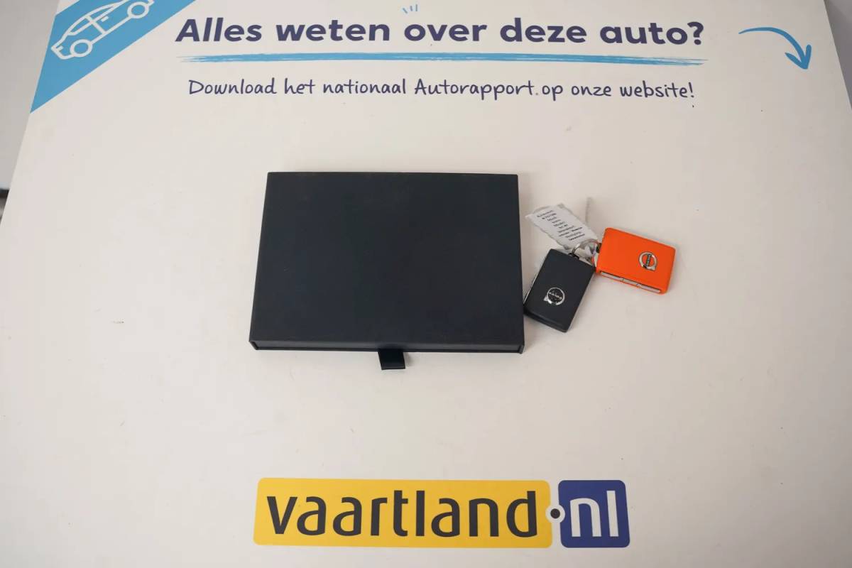 Volvo XC40 Volvo XC40 T5 Recharge Inscription Expression [ LED Navi Camera Apple/Android ]