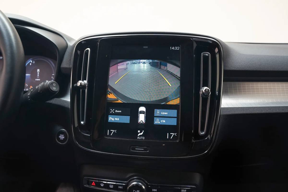 Volvo XC40 Volvo XC40 T5 Recharge Inscription Expression [ LED Navi Camera Apple/Android ]