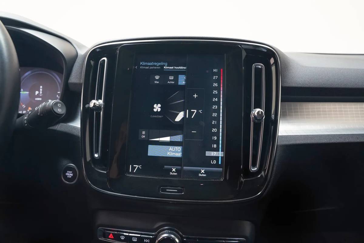 Volvo XC40 Volvo XC40 T5 Recharge Inscription Expression [ LED Navi Camera Apple/Android ]
