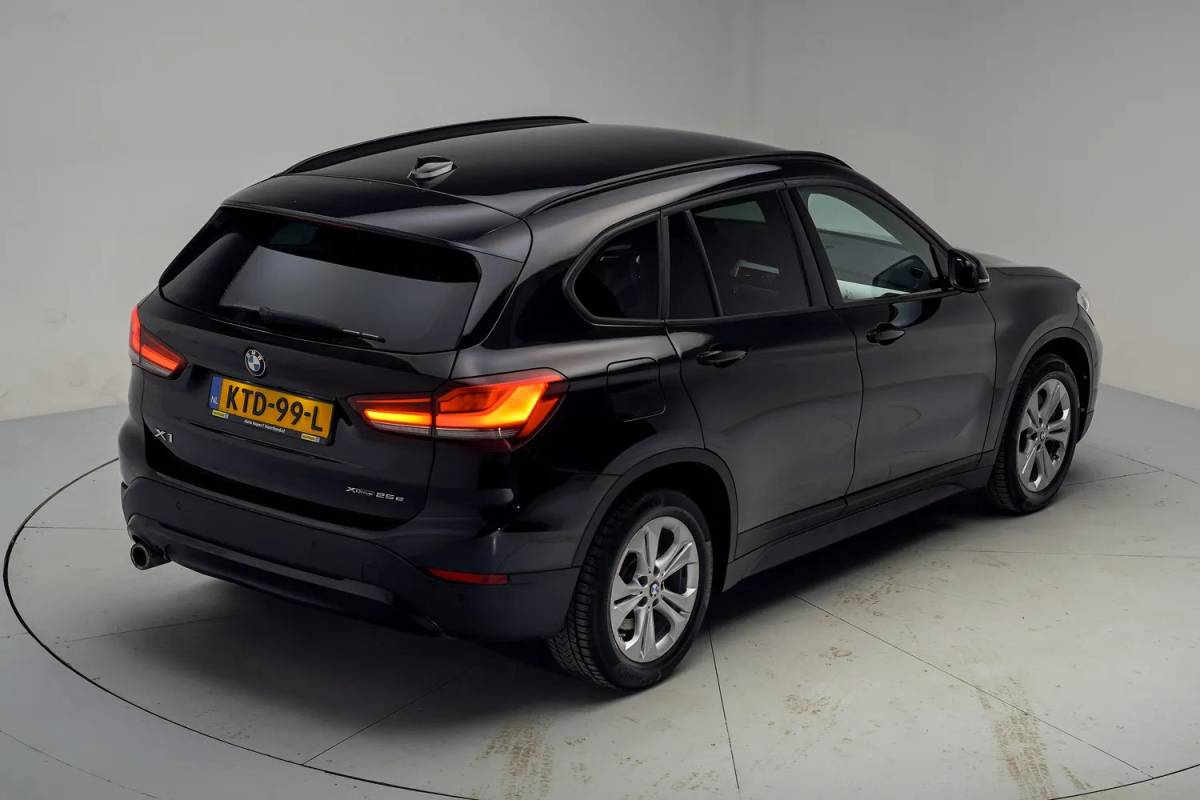 BMW X1 BMW X1 xDrive25e Executive [ LED Navi Camera Leder Stoelverwarming ]