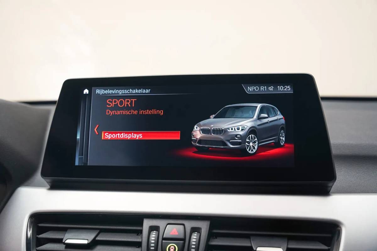 BMW X1 BMW X1 xDrive25e Executive [ LED Navi Camera Leder Stoelverwarming ]