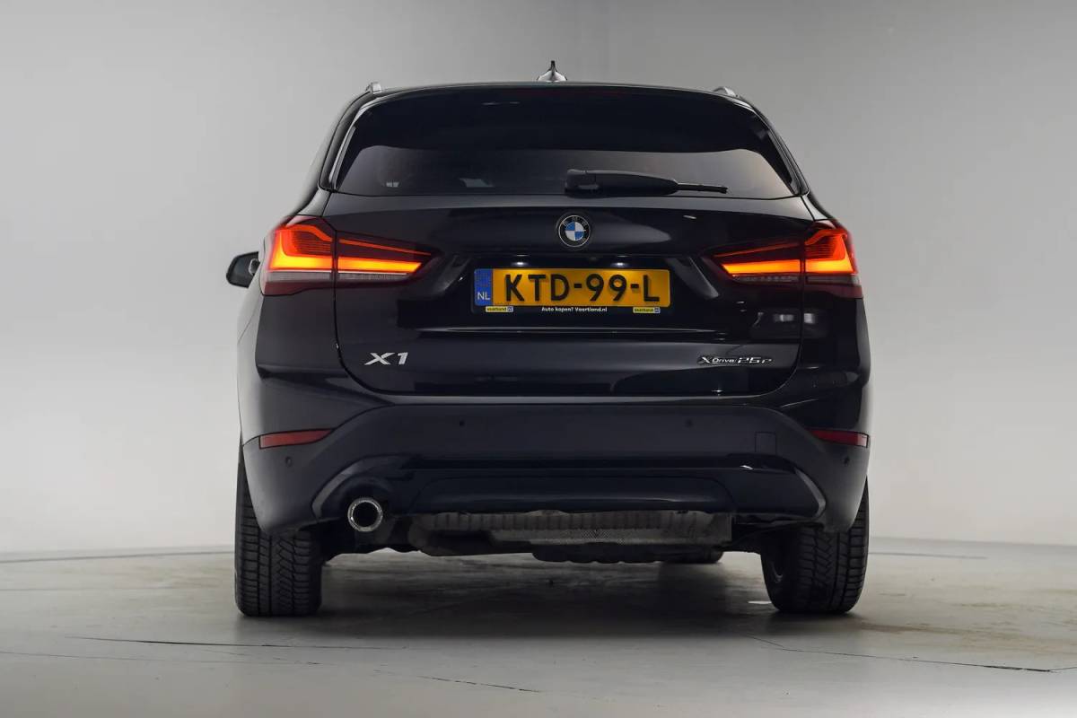 BMW X1 BMW X1 xDrive25e Executive [ LED Navi Camera Leder Stoelverwarming ]