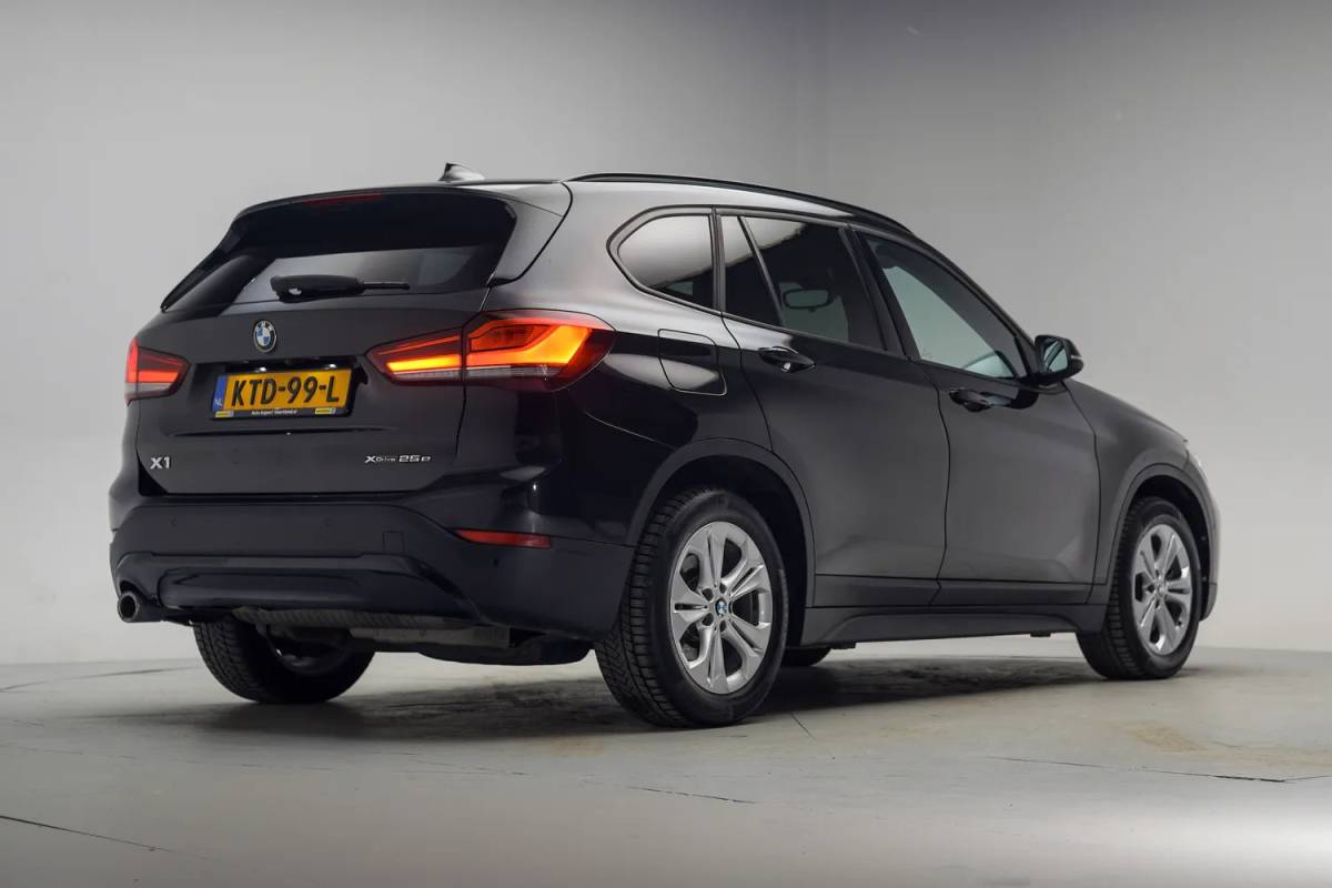 BMW X1 BMW X1 xDrive25e Executive [ LED Navi Camera Leder Stoelverwarming ]