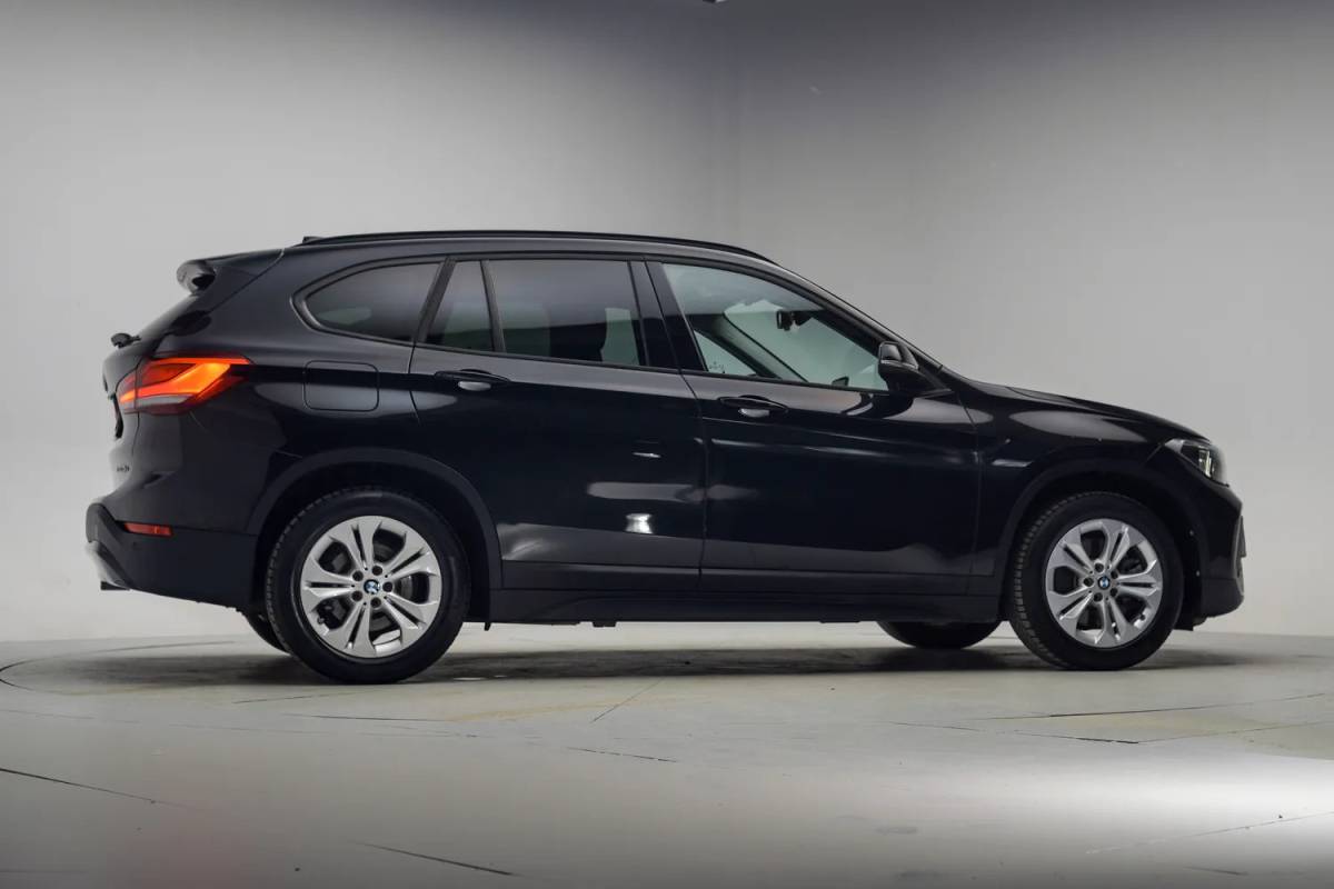 BMW X1 BMW X1 xDrive25e Executive [ LED Navi Camera Leder Stoelverwarming ]