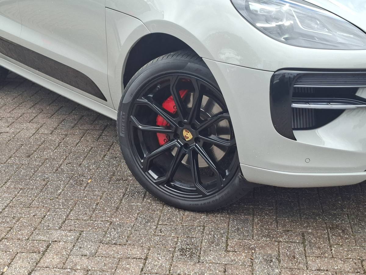 Porsche Macan Porsche Macan 3.0 S 354PK Adap.Cruise Pano Luchtv Carplay Krijtgrijs Memory BOSE