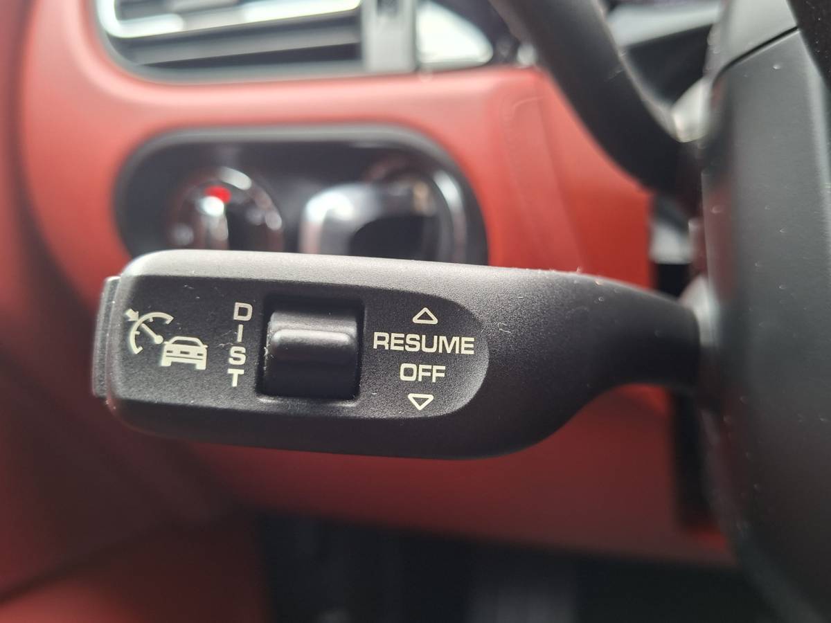 Porsche Macan Porsche Macan 3.0 S 354PK Adap.Cruise Pano Luchtv Carplay Krijtgrijs Memory BOSE