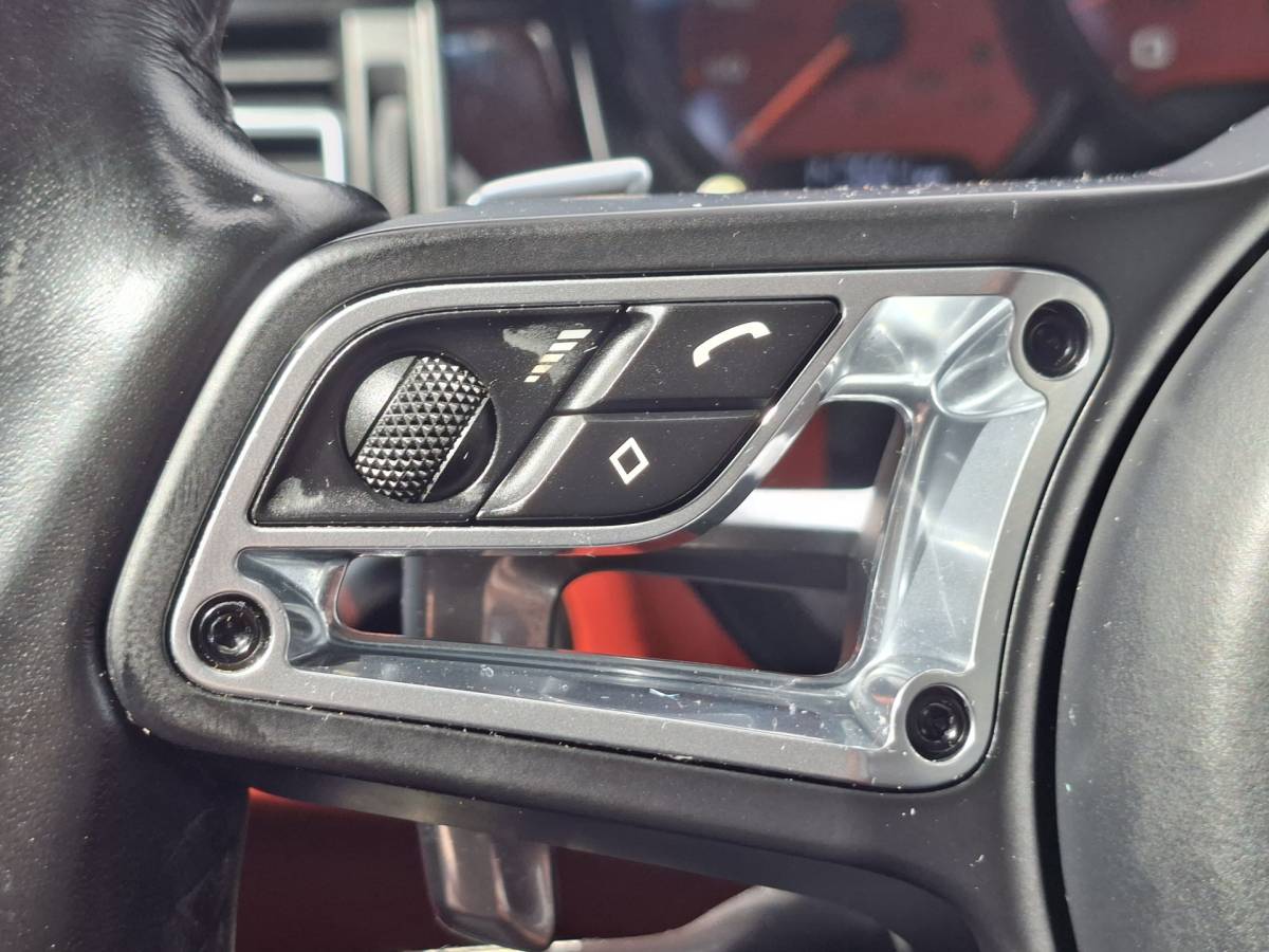 Porsche Macan Porsche Macan 3.0 S 354PK Adap.Cruise Pano Luchtv Carplay Krijtgrijs Memory BOSE