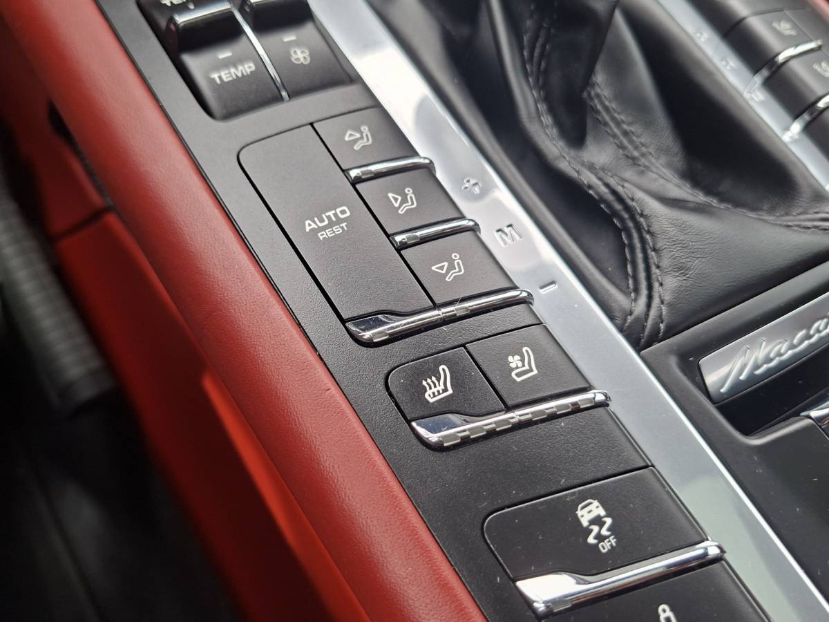 Porsche Macan Porsche Macan 3.0 S 354PK Adap.Cruise Pano Luchtv Carplay Krijtgrijs Memory BOSE