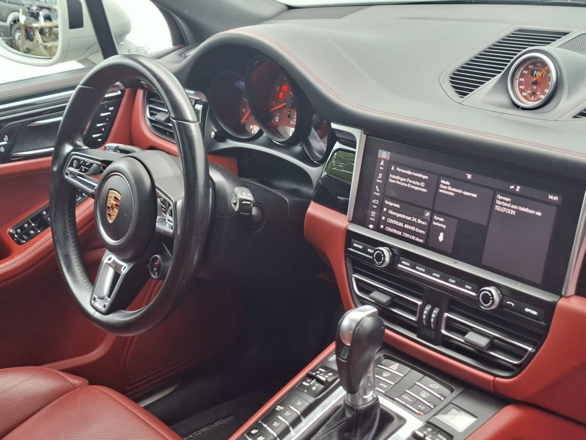 Porsche Macan Porsche Macan 3.0 S 354PK Adap.Cruise Pano Luchtv Carplay Krijtgrijs Memory BOSE