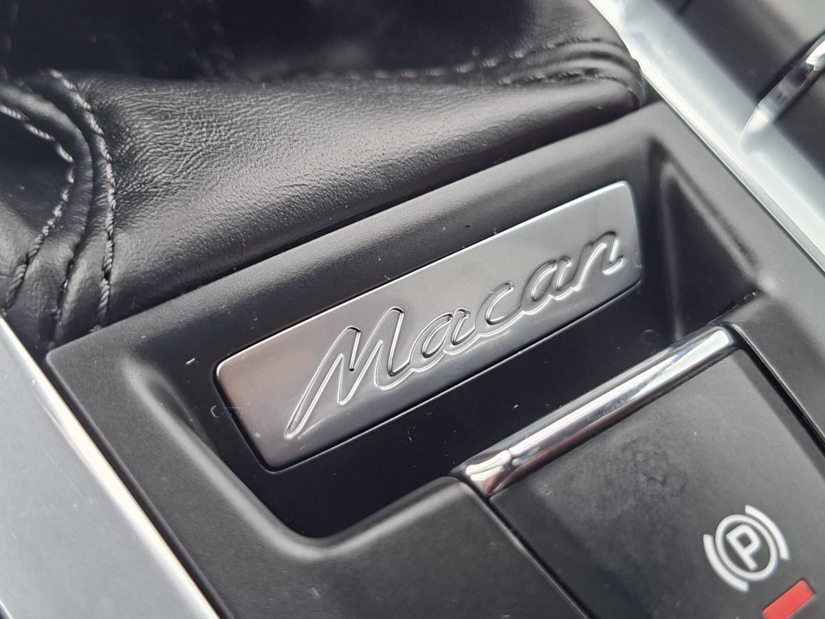 Porsche Macan Porsche Macan 3.0 S 354PK Adap.Cruise Pano Luchtv Carplay Krijtgrijs Memory BOSE