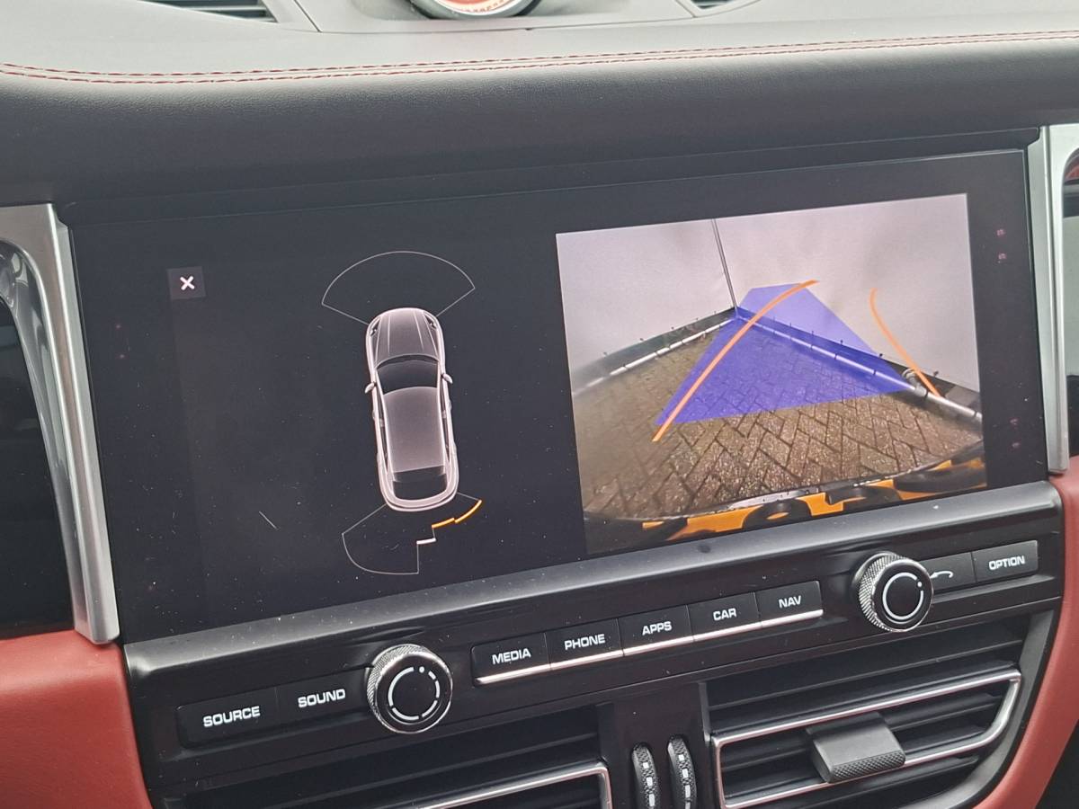 Porsche Macan Porsche Macan 3.0 S 354PK Adap.Cruise Pano Luchtv Carplay Krijtgrijs Memory BOSE