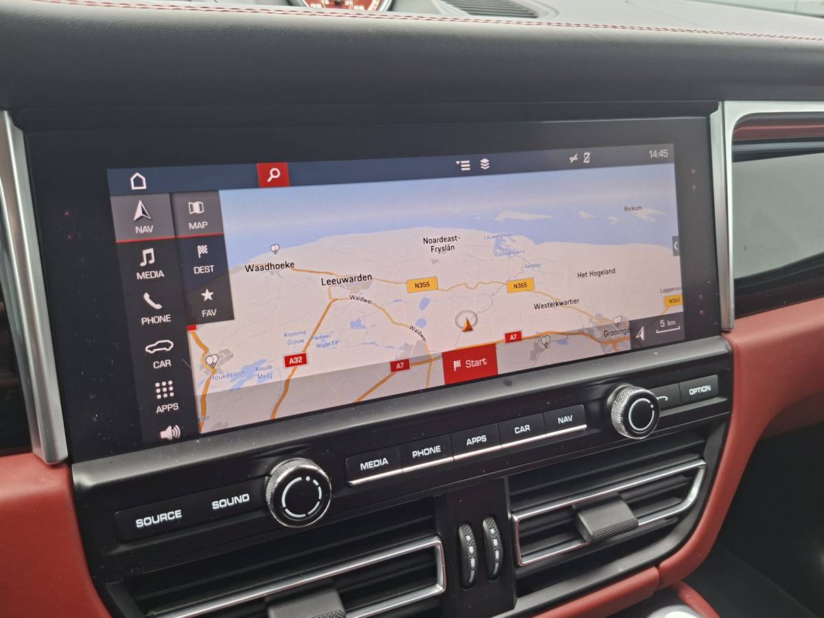 Porsche Macan Porsche Macan 3.0 S 354PK Adap.Cruise Pano Luchtv Carplay Krijtgrijs Memory BOSE