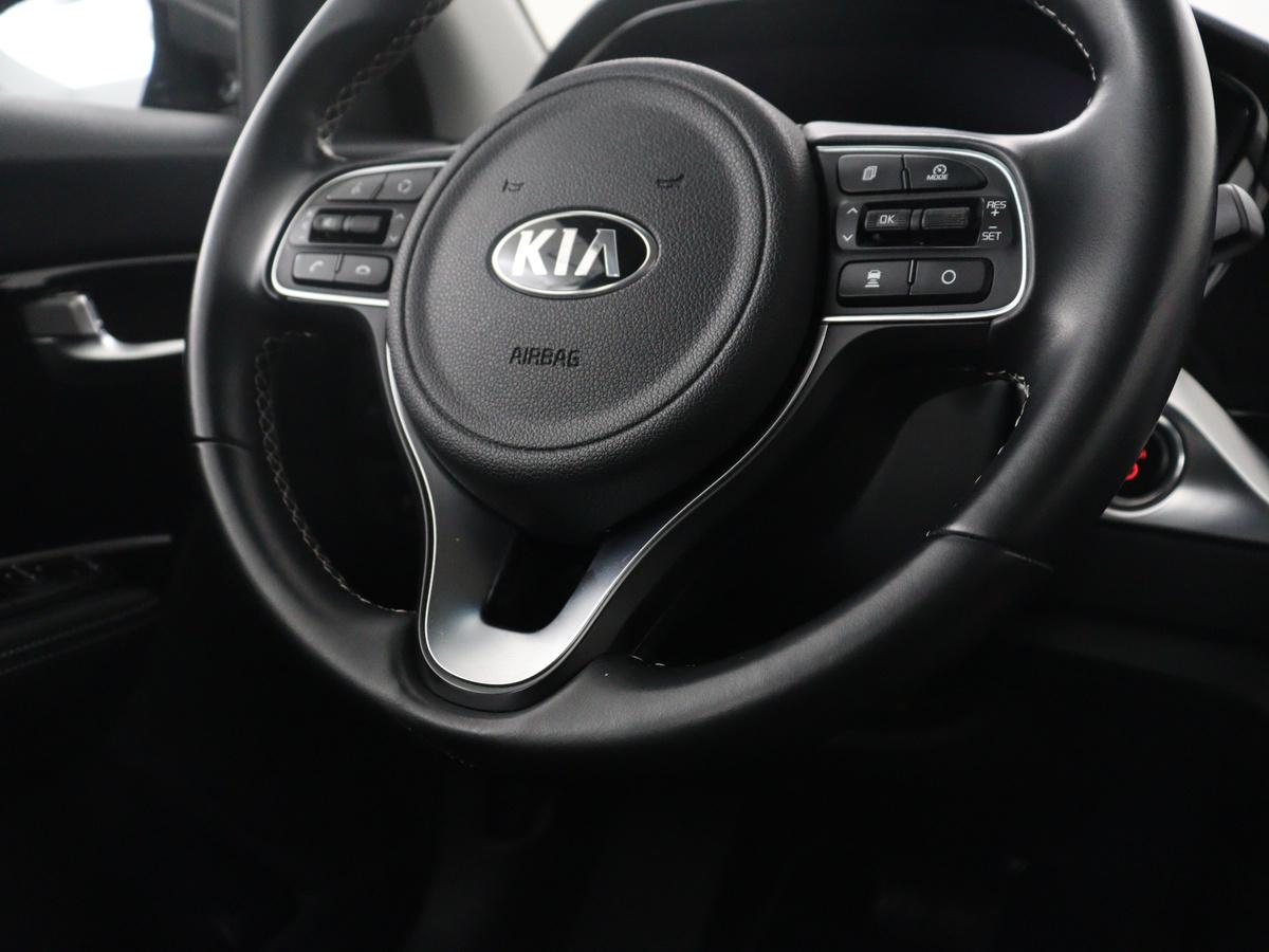 Kia e-Niro Kia e-Niro ComfortLine 64 kWh | SOH 93,9% | Half leder | Adaptive cruise | Carplay | Navigatie | Bluetooth | Camera | Climate control | Park assist | Trekhaak