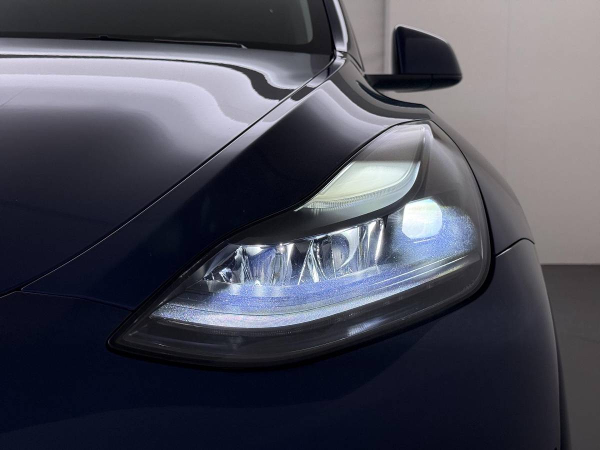 Tesla Model Y Tesla Model Y Long Range AWD 75 kWh 1E EIGENAAR | ORIGINEEL NL AUTO | SOH 97% | RIJKLAAR GELEVERD | TESLA FABRIEKSGARANTIE TOT 03-2027 OF 80.000 KM | TESLA GARANTIE ACCU + AANDRIJFLIJN T/M 03-2031 OF 192.000 KM