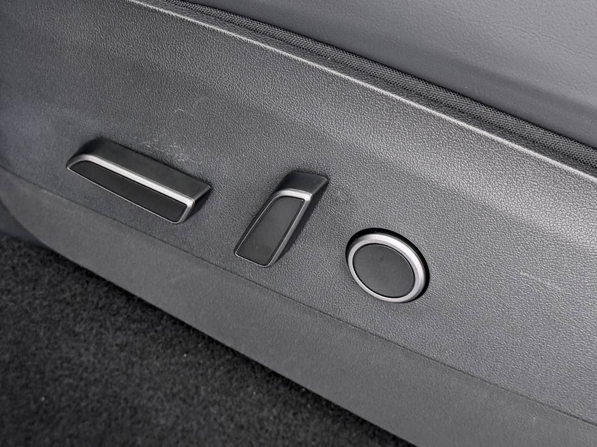 Tesla Model Y Tesla Model Y Long Range AWD 75 kWh 1E EIGENAAR | ORIGINEEL NL AUTO | SOH 97% | RIJKLAAR GELEVERD | TESLA FABRIEKSGARANTIE TOT 03-2027 OF 80.000 KM | TESLA GARANTIE ACCU + AANDRIJFLIJN T/M 03-2031 OF 192.000 KM