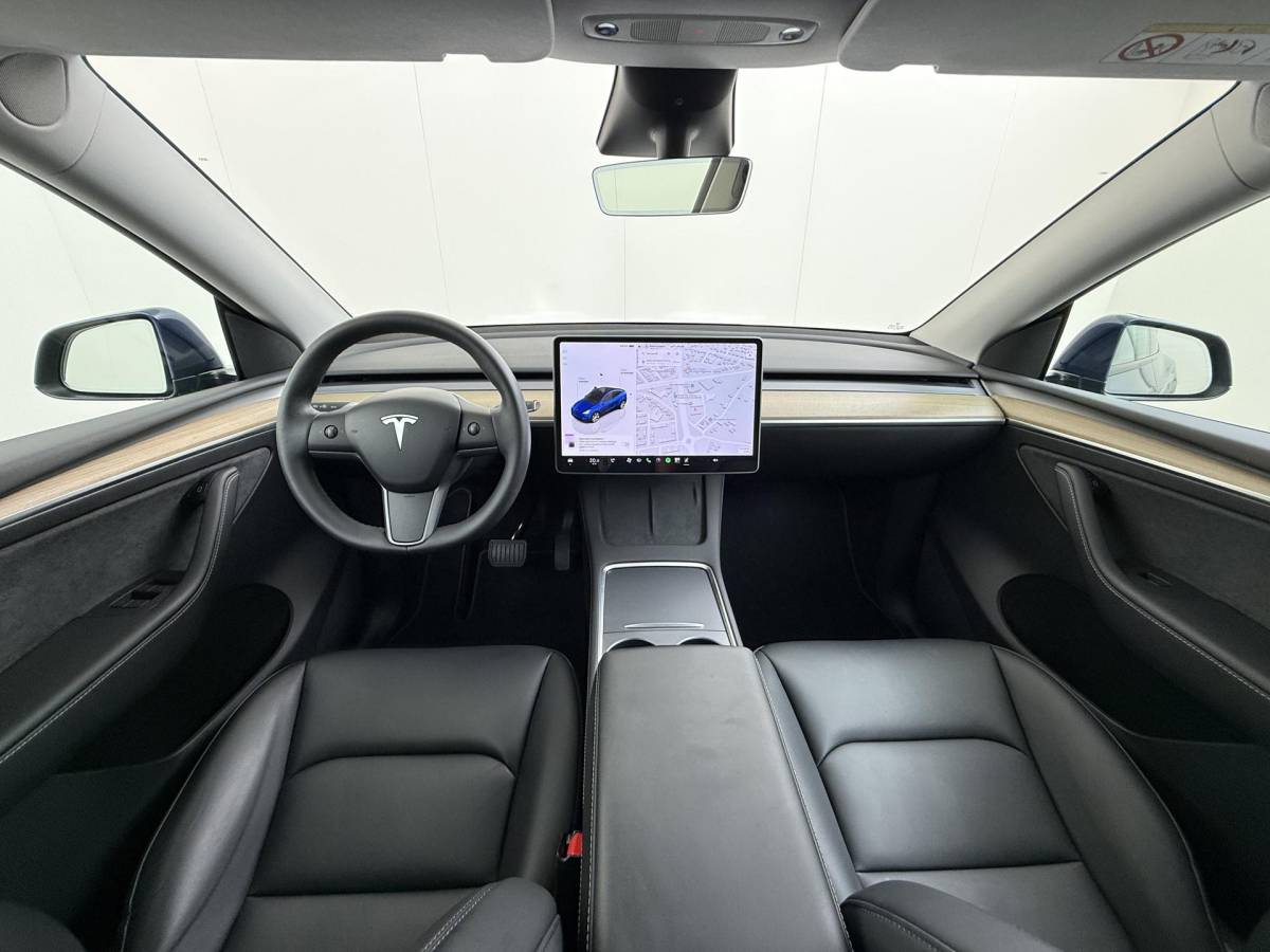 Tesla Model Y Tesla Model Y Long Range AWD 75 kWh 1E EIGENAAR | ORIGINEEL NL AUTO | SOH 97% | RIJKLAAR GELEVERD | TESLA FABRIEKSGARANTIE TOT 03-2027 OF 80.000 KM | TESLA GARANTIE ACCU + AANDRIJFLIJN T/M 03-2031 OF 192.000 KM