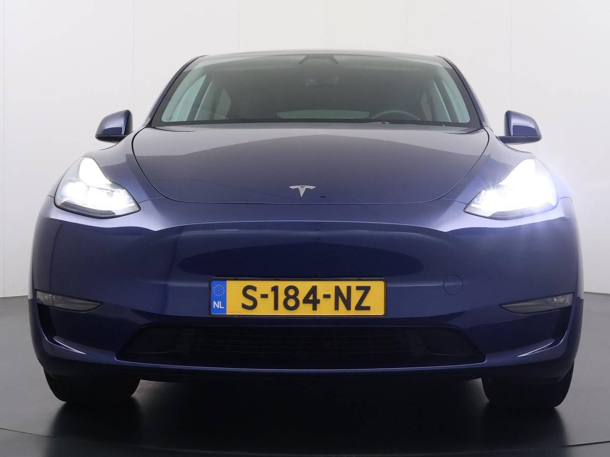 Tesla Model Y Tesla Model Y Long Range AWD 75 kWh 1E EIGENAAR | ORIGINEEL NL AUTO | SOH 97% | RIJKLAAR GELEVERD | TESLA FABRIEKSGARANTIE TOT 03-2027 OF 80.000 KM | TESLA GARANTIE ACCU + AANDRIJFLIJN T/M 03-2031 OF 192.000 KM