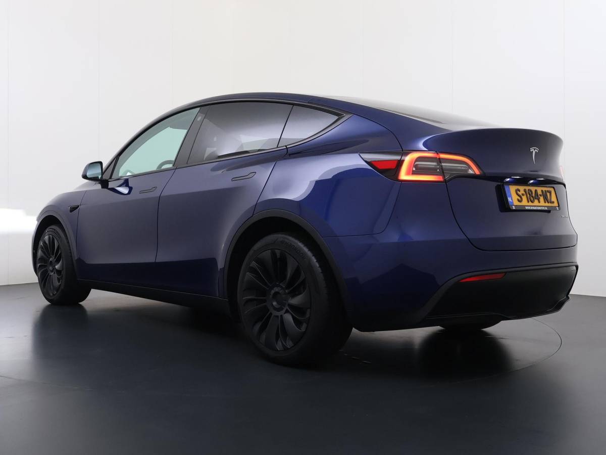 Tesla Model Y Tesla Model Y Long Range AWD 75 kWh 1E EIGENAAR | ORIGINEEL NL AUTO | SOH 97% | RIJKLAAR GELEVERD | TESLA FABRIEKSGARANTIE TOT 03-2027 OF 80.000 KM | TESLA GARANTIE ACCU + AANDRIJFLIJN T/M 03-2031 OF 192.000 KM