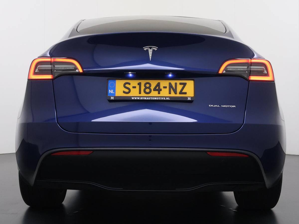Tesla Model Y Tesla Model Y Long Range AWD 75 kWh 1E EIGENAAR | ORIGINEEL NL AUTO | SOH 97% | RIJKLAAR GELEVERD | TESLA FABRIEKSGARANTIE TOT 03-2027 OF 80.000 KM | TESLA GARANTIE ACCU + AANDRIJFLIJN T/M 03-2031 OF 192.000 KM