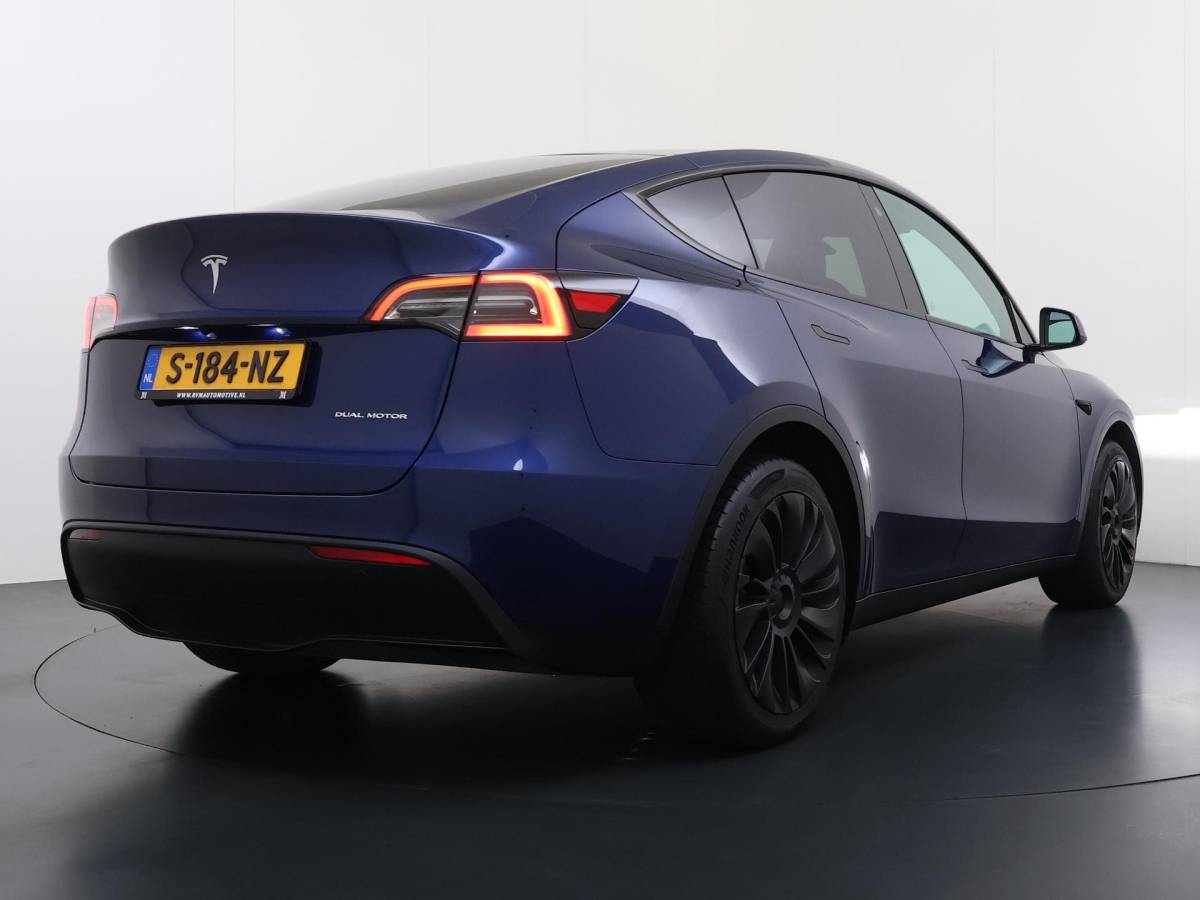Tesla Model Y Tesla Model Y Long Range AWD 75 kWh 1E EIGENAAR | ORIGINEEL NL AUTO | SOH 97% | RIJKLAAR GELEVERD | TESLA FABRIEKSGARANTIE TOT 03-2027 OF 80.000 KM | TESLA GARANTIE ACCU + AANDRIJFLIJN T/M 03-2031 OF 192.000 KM