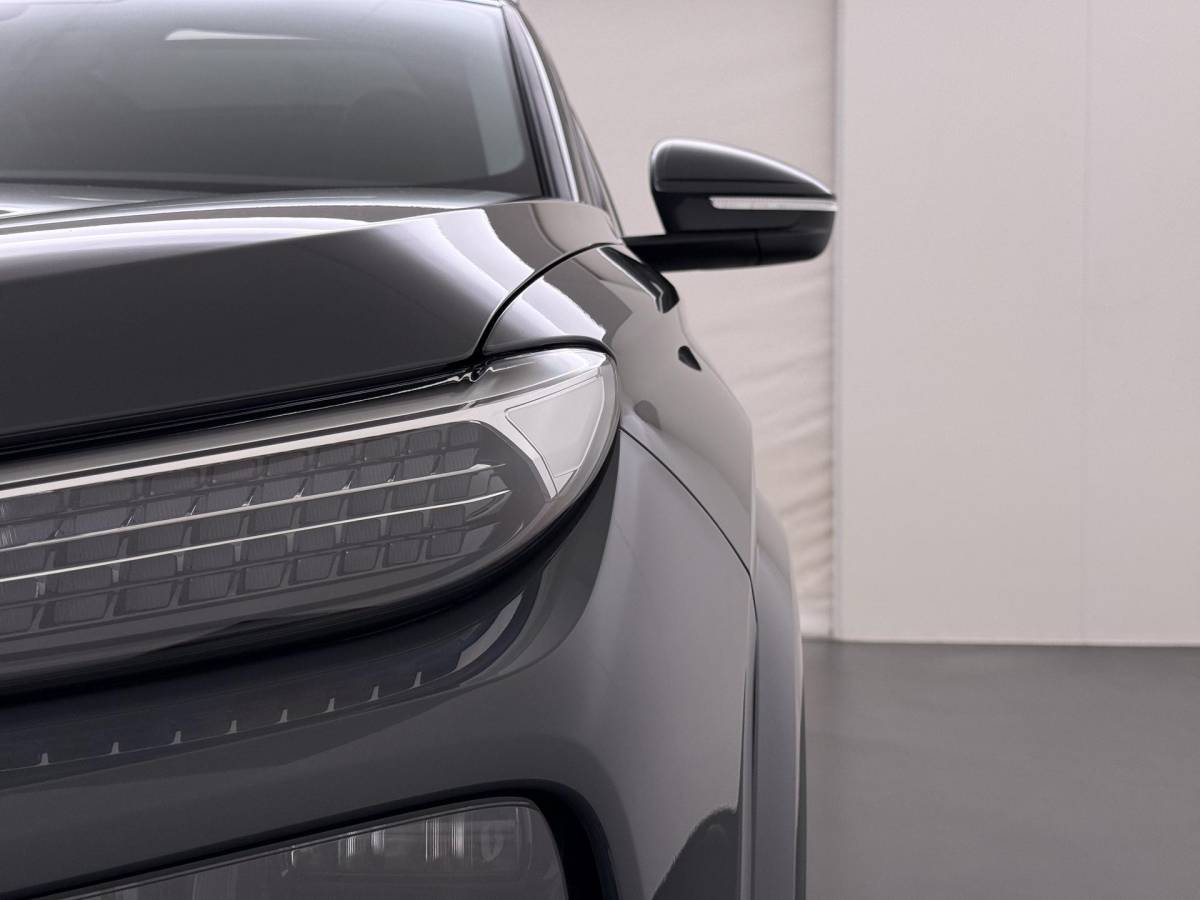 Audi Q6 e-tron Audi Q6 e-tron Launch edition 83 kWh BOMVOL! | ELEK. TREKHAAK | STOEL VERWARMING VOOR EN ACHTER | KEYLESS | 360 CAMERA | STUURVERWARMING | FABRIEKS GARANTIE TM 01-08-2027 |