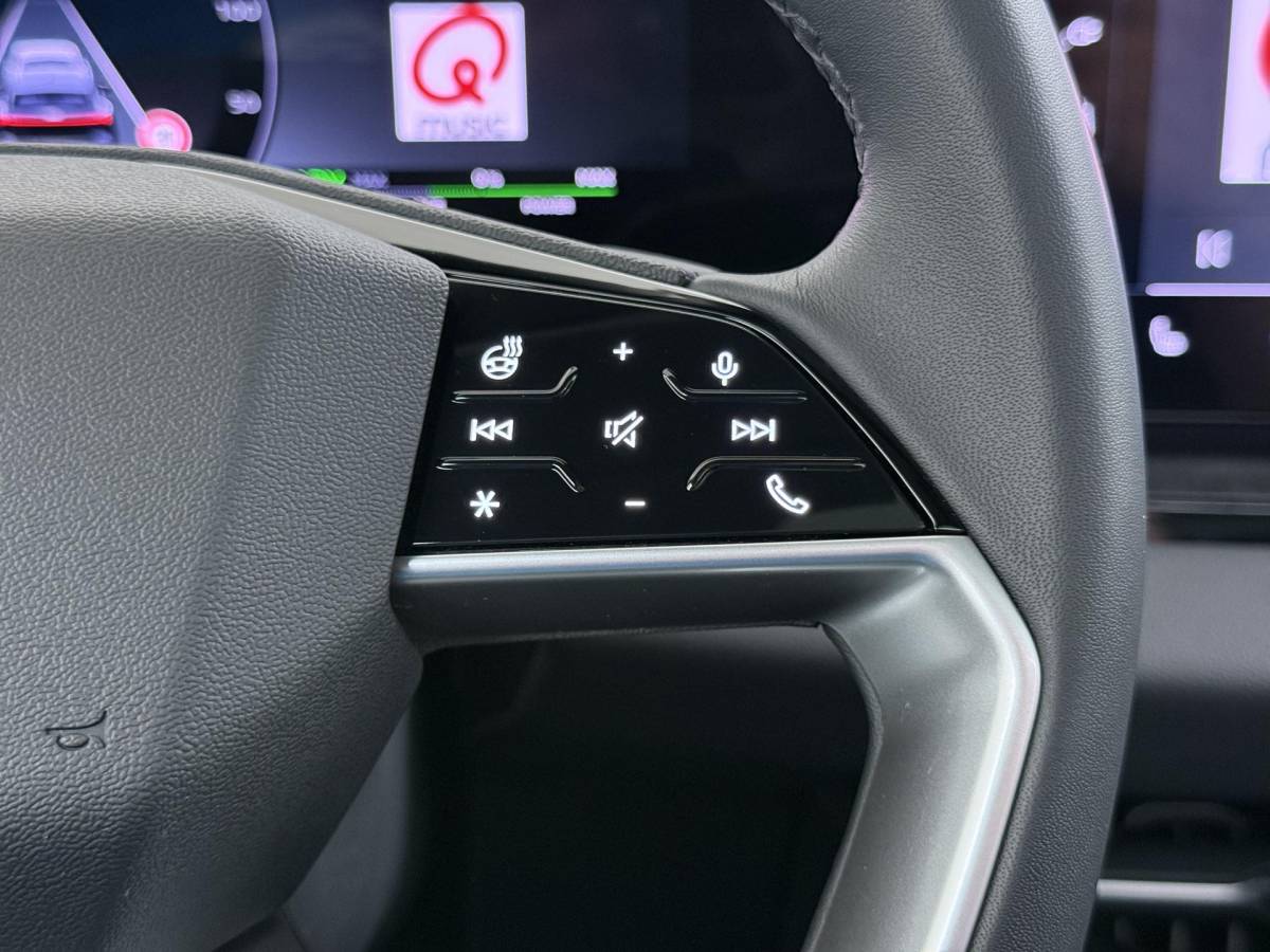 Audi Q6 e-tron Audi Q6 e-tron Launch edition 83 kWh BOMVOL! | ELEK. TREKHAAK | STOEL VERWARMING VOOR EN ACHTER | KEYLESS | 360 CAMERA | STUURVERWARMING | FABRIEKS GARANTIE TM 01-08-2027 |