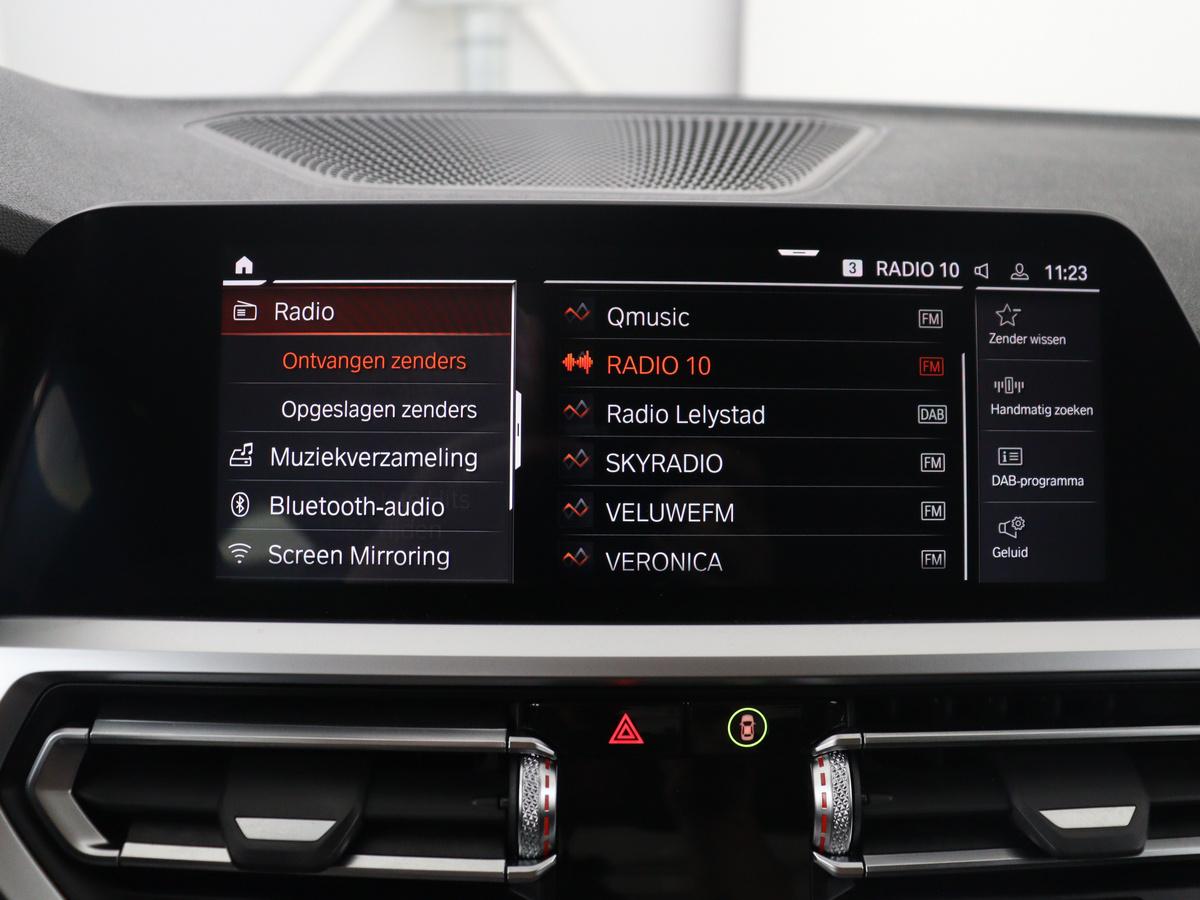 BMW 3 Serie BMW 3-serie 320i Executive Edition | Half leder | Cruise control | Navigatie |  Bluetooth | Carplay | Park assist | Interieurverlichting | Virtueel dashboard | Climate control | Full LED | 18″ velgen