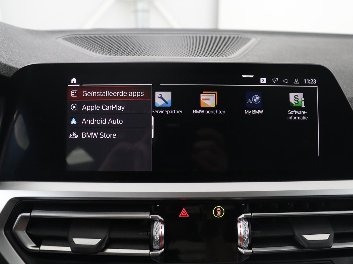 BMW 3 Serie BMW 3-serie 320i Executive Edition | Half leder | Cruise control | Navigatie |  Bluetooth | Carplay | Park assist | Interieurverlichting | Virtueel dashboard | Climate control | Full LED | 18″ velgen