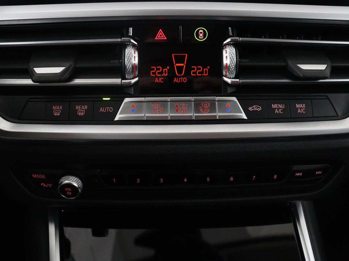 BMW 3 Serie BMW 3-serie 320i Executive Edition | Half leder | Cruise control | Navigatie |  Bluetooth | Carplay | Park assist | Interieurverlichting | Virtueel dashboard | Climate control | Full LED | 18″ velgen