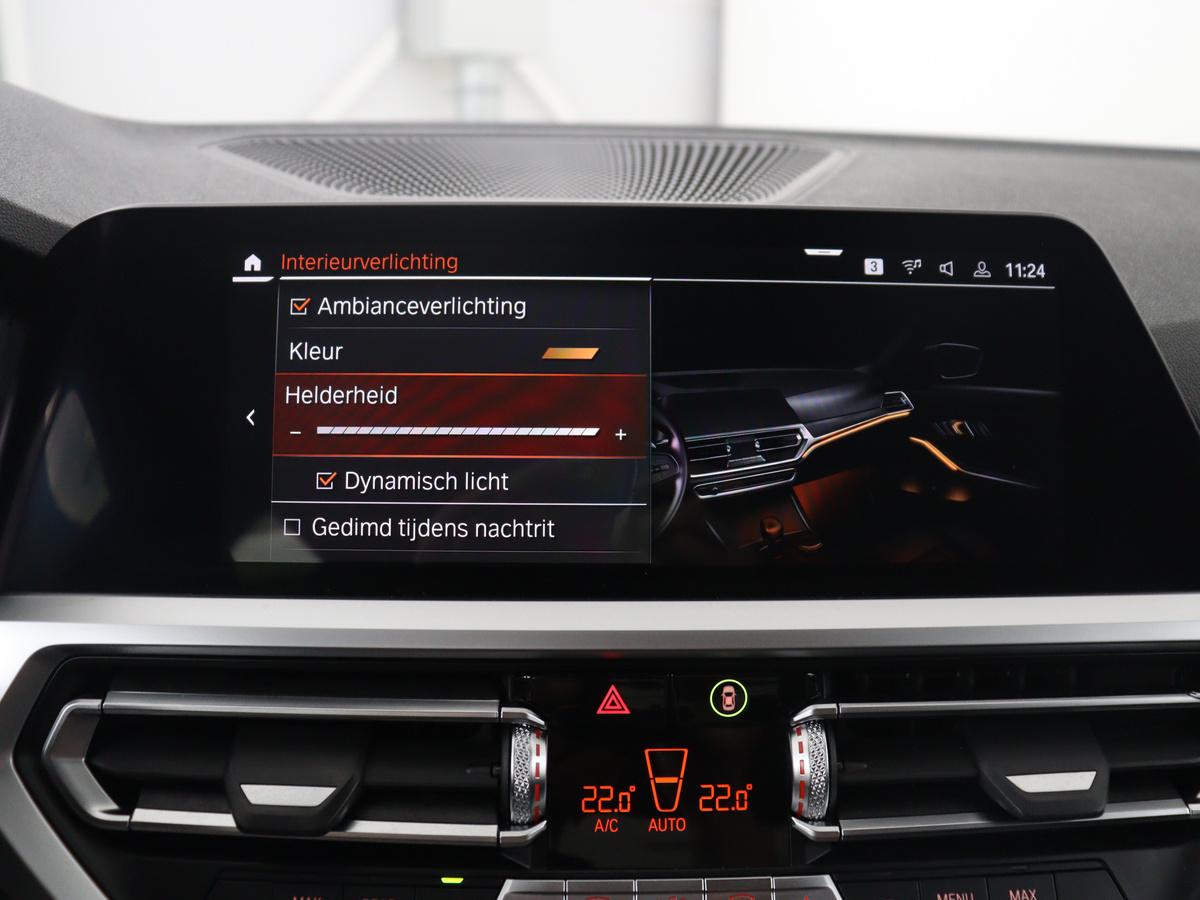 BMW 3 Serie BMW 3-serie 320i Executive Edition | Half leder | Cruise control | Navigatie |  Bluetooth | Carplay | Park assist | Interieurverlichting | Virtueel dashboard | Climate control | Full LED | 18″ velgen