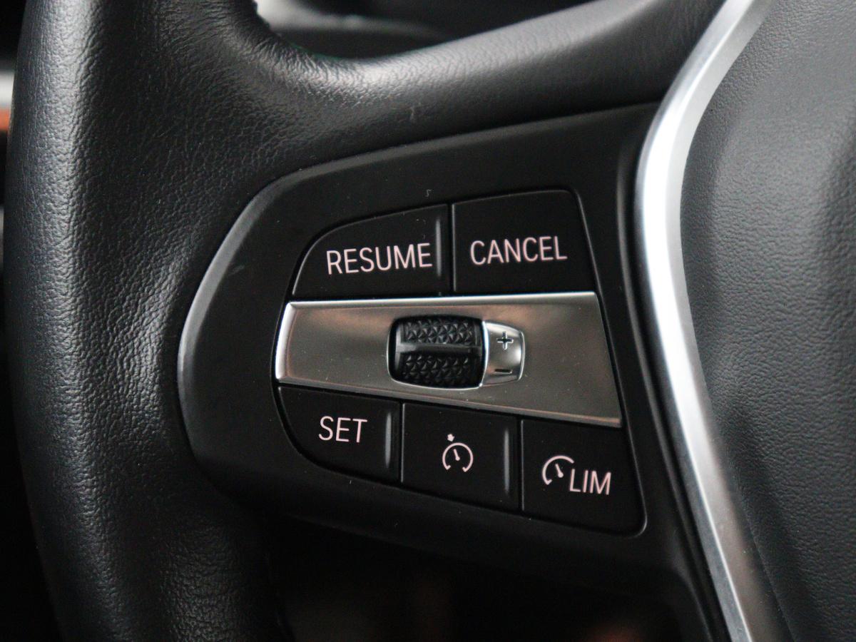 BMW 3 Serie BMW 3-serie 320i Executive Edition | Half leder | Cruise control | Navigatie |  Bluetooth | Carplay | Park assist | Interieurverlichting | Virtueel dashboard | Climate control | Full LED | 18″ velgen