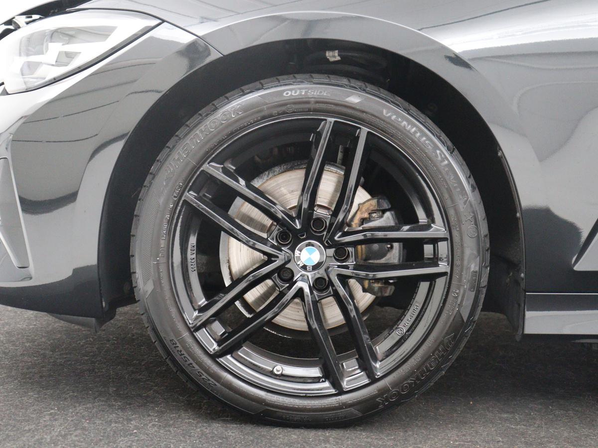 BMW 3 Serie BMW 3-serie 320i Executive Edition | Half leder | Cruise control | Navigatie |  Bluetooth | Carplay | Park assist | Interieurverlichting | Virtueel dashboard | Climate control | Full LED | 18″ velgen