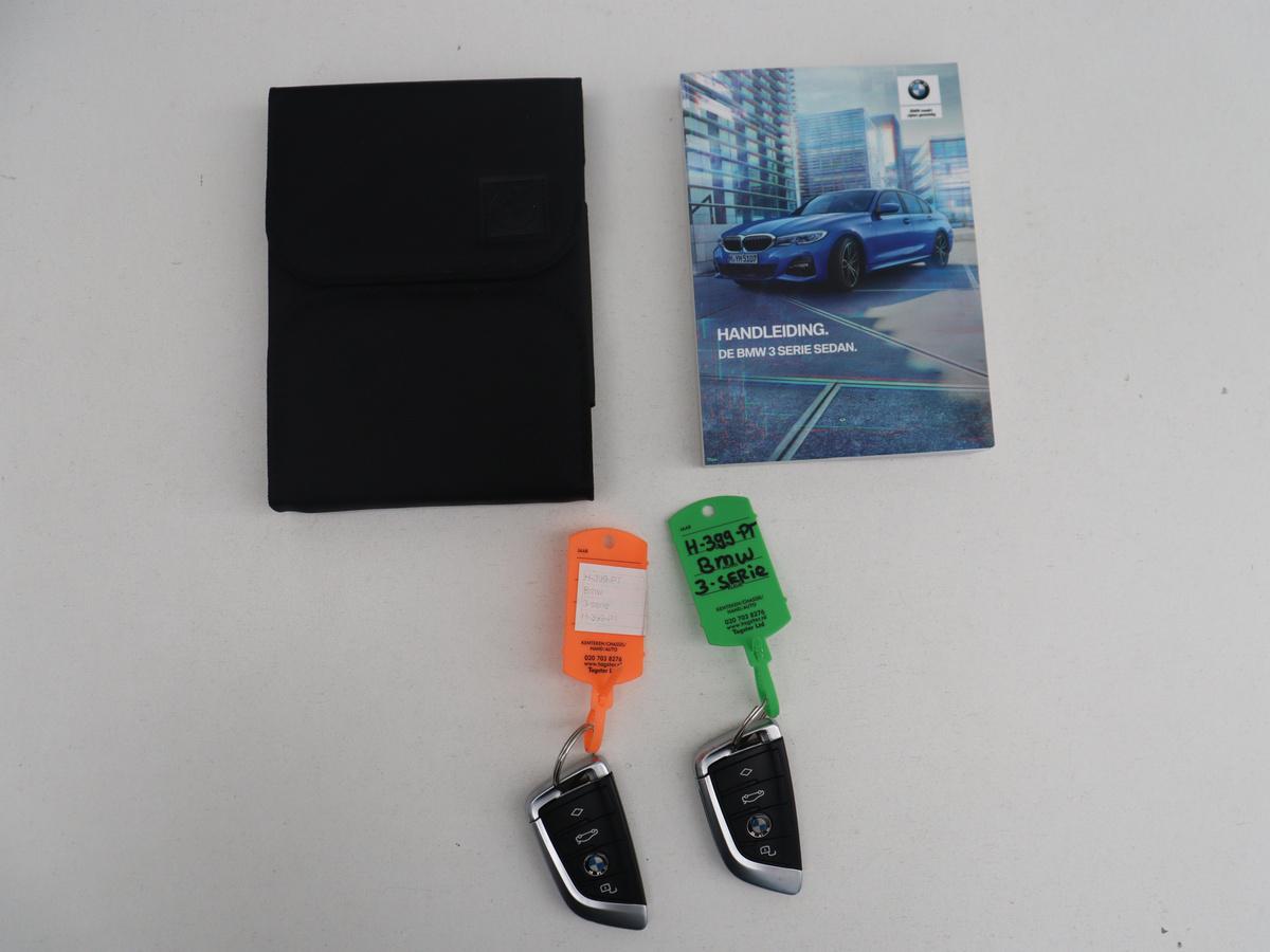 BMW 3 Serie BMW 3-serie 320i Executive Edition | Half leder | Cruise control | Navigatie |  Bluetooth | Carplay | Park assist | Interieurverlichting | Virtueel dashboard | Climate control | Full LED | 18″ velgen