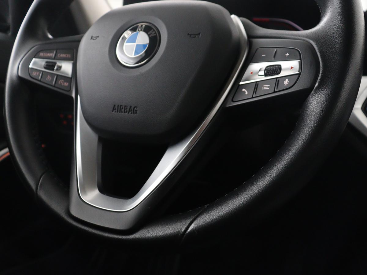 BMW 3 Serie BMW 3-serie 320i Executive Edition | Half leder | Cruise control | Navigatie |  Bluetooth | Carplay | Park assist | Interieurverlichting | Virtueel dashboard | Climate control | Full LED | 18″ velgen