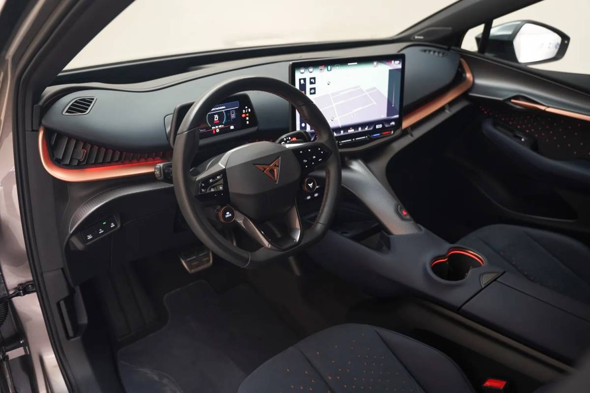 CUPRA Tavascan CUPRA Tavascan VZ Adrenaline 82 kWh [ Panoramadak 360°Camera Sfeerverlichting ]