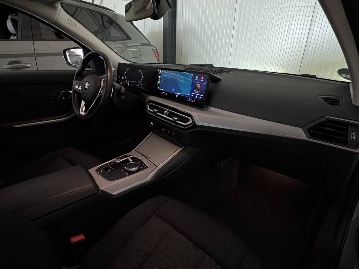 BMW 3 Serie BMW 3-serie Touring NEW 318IA 2.0 156PK  AUT. NAVI/LED/PDC/CARPLAY