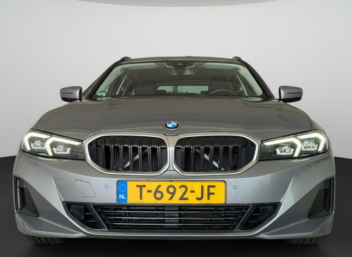BMW 3 Serie BMW 3-serie Touring NEW 318IA 2.0 156PK  AUT. NAVI/LED/PDC/CARPLAY