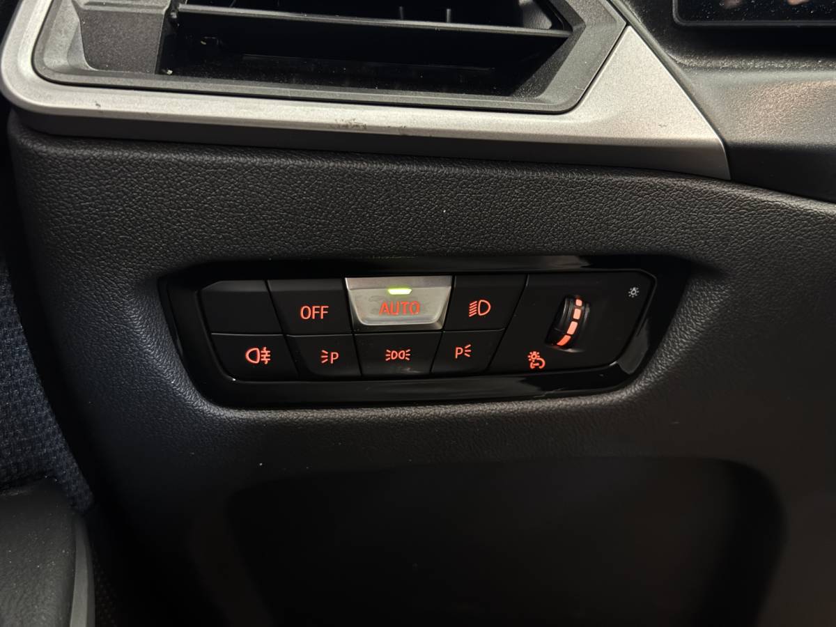 BMW 3 Serie BMW 3-serie Touring NEW 318IA 2.0 156PK  AUT. NAVI/LED/PDC/CARPLAY