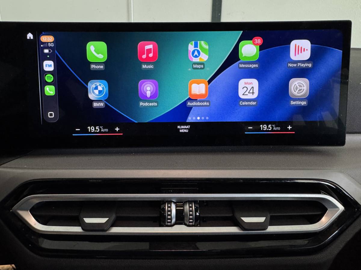 BMW 3 Serie BMW 3-serie Touring NEW 318IA 2.0 156PK  AUT. NAVI/LED/PDC/CARPLAY
