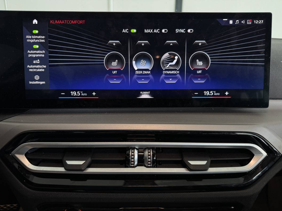 BMW 3 Serie BMW 3-serie Touring NEW 318IA 2.0 156PK  AUT. NAVI/LED/PDC/CARPLAY