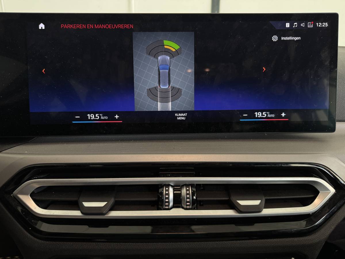BMW 3 Serie BMW 3-serie Touring NEW 318IA 2.0 156PK  AUT. NAVI/LED/PDC/CARPLAY