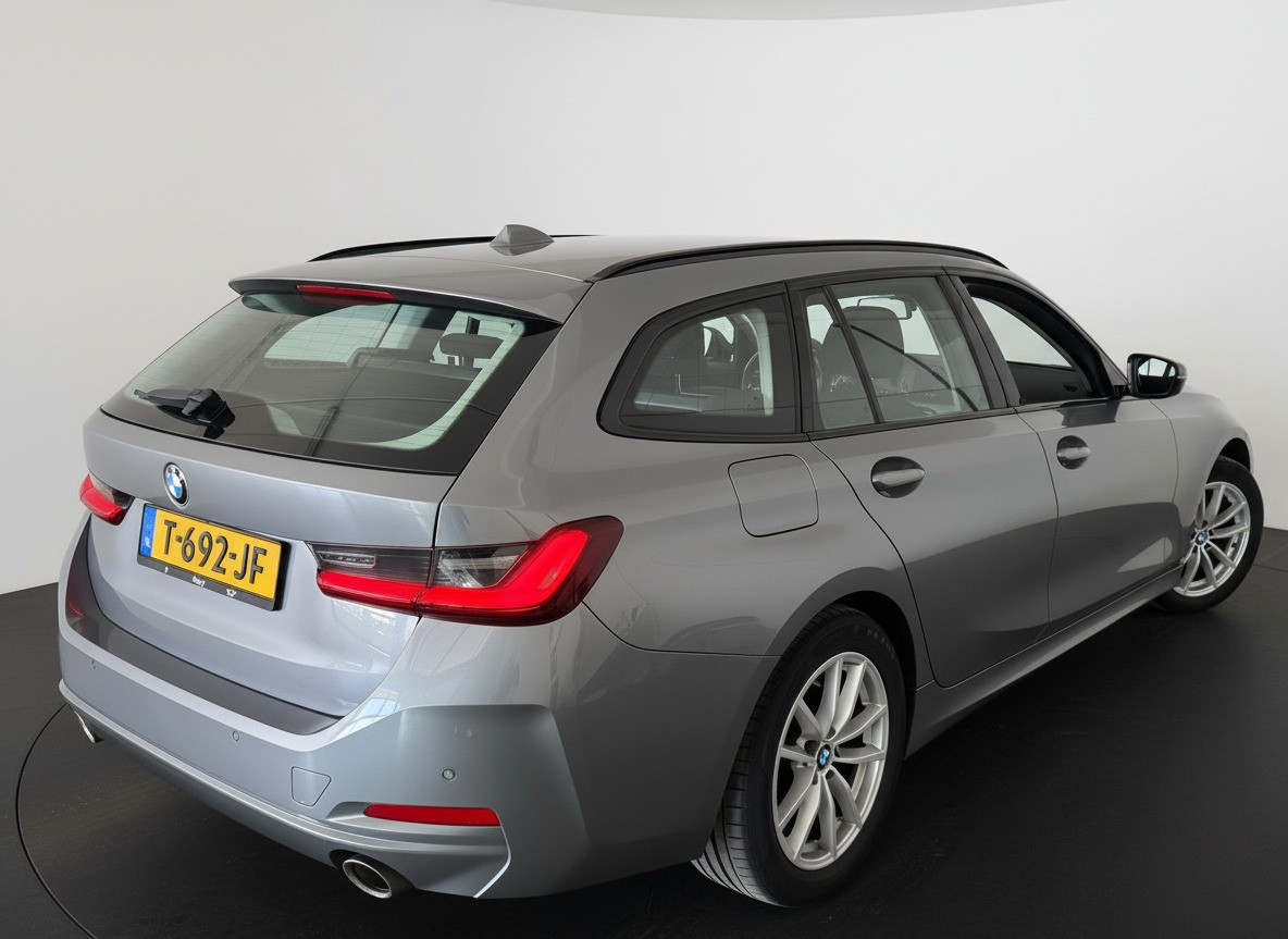BMW 3 Serie BMW 3-serie Touring NEW 318IA 2.0 156PK  AUT. NAVI/LED/PDC/CARPLAY