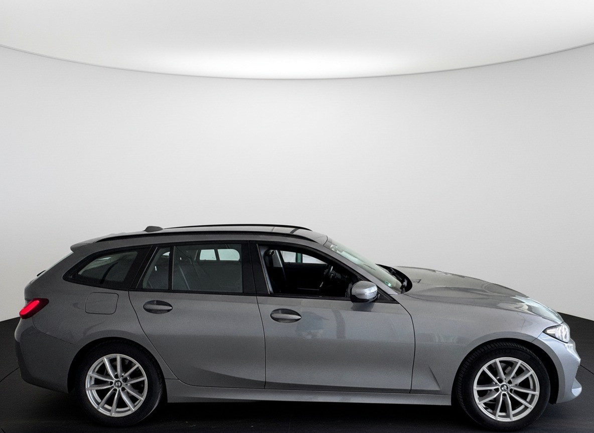 BMW 3 Serie BMW 3-serie Touring NEW 318IA 2.0 156PK  AUT. NAVI/LED/PDC/CARPLAY