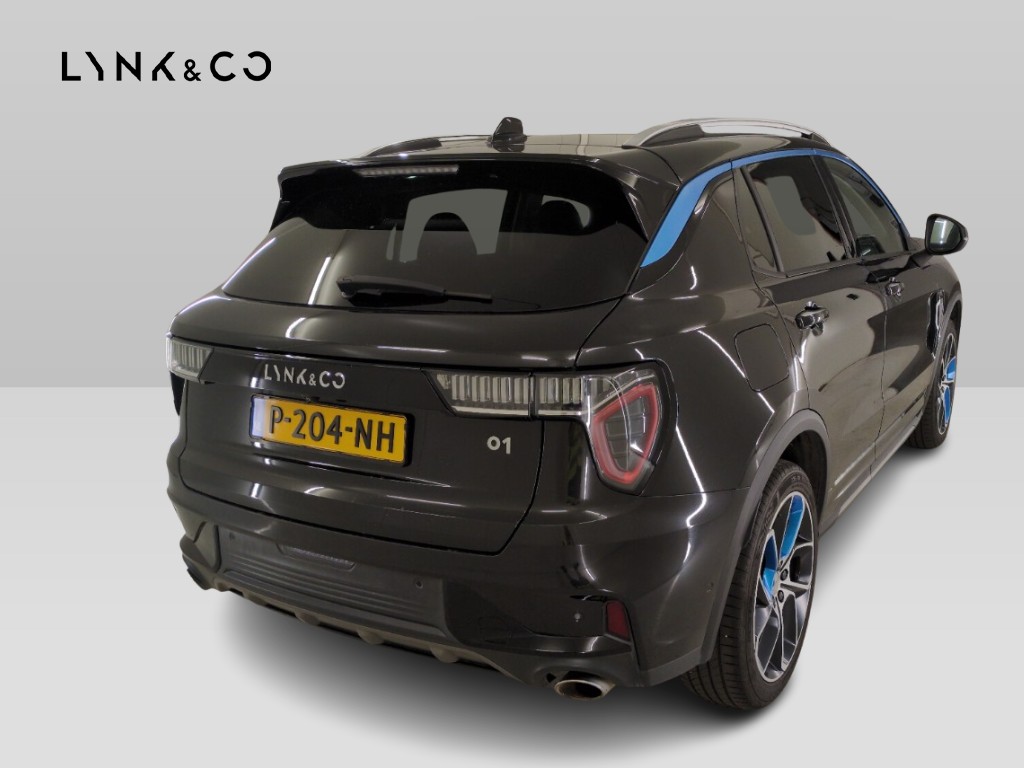 Lynk & Co 01 Lynk & Co 01 1.5 262pk Plug-in Adapt.Cruise Pano.dak Carplay Black Magic