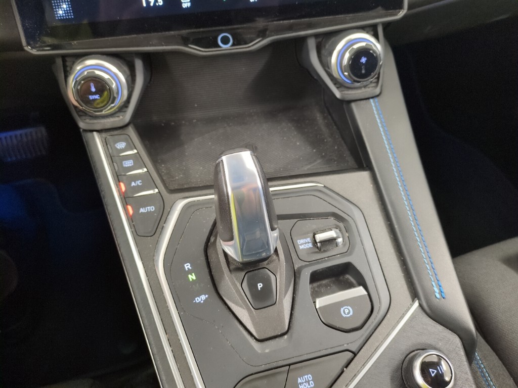 Lynk & Co 01 Lynk & Co 01 1.5 262pk Plug-in Adapt.Cruise Pano.dak Carplay Black Magic