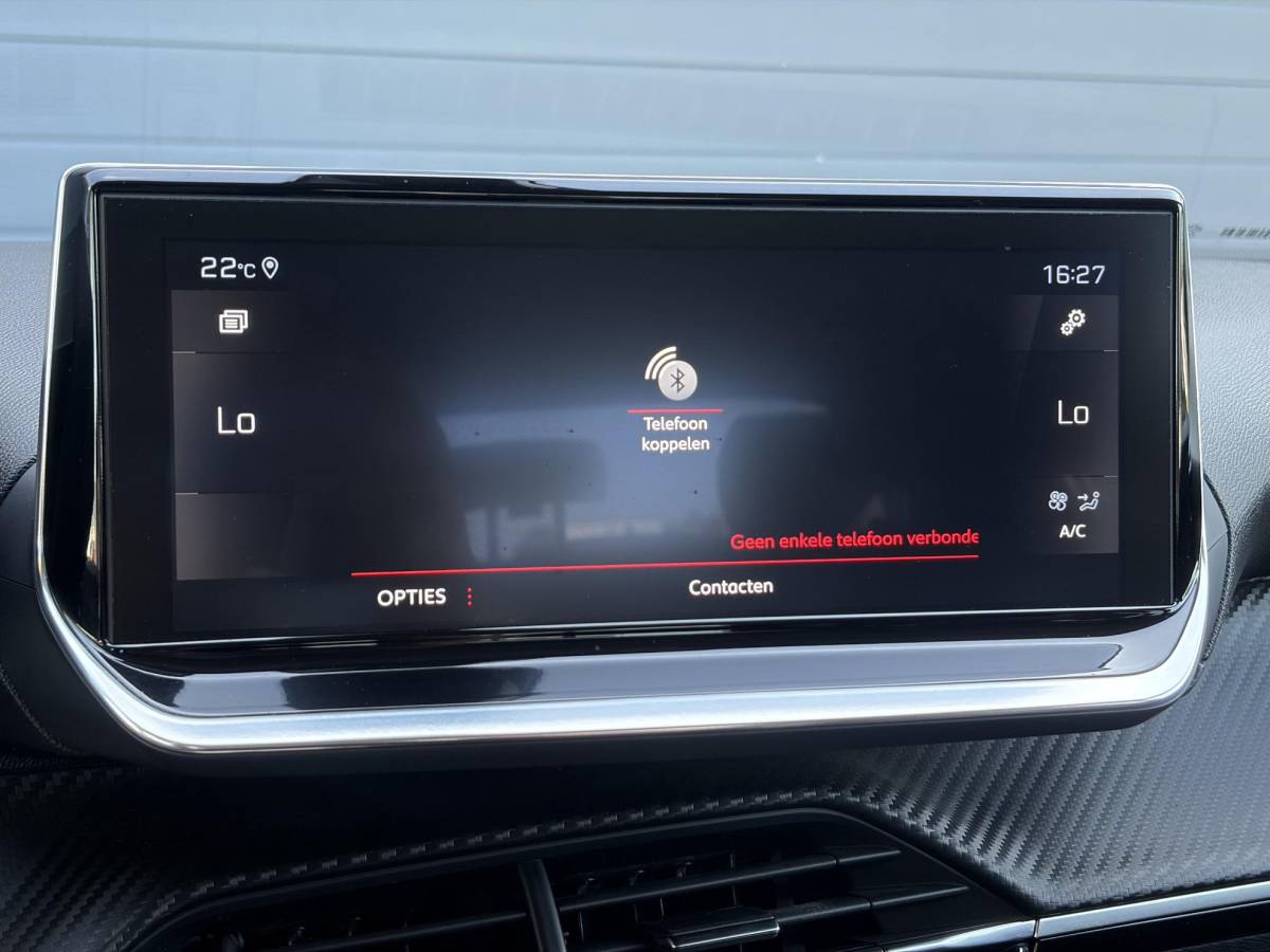 Peugeot 2008 Peugeot 2008 1.2 PureTech Allure ✓Recent beurt gehad✓D-riem vv in 06-2025✓360° Camera✓Draadloze telefoonlader✓Carplay✓Keyless✓Automaat✓Trekhaak✓Halfleder✓Navi✓Clima✓Cruise✓131pk✓Lm velgen✓2e Eigenaar✓Pdc V+A✓Rijstrooksensor✓N.A.P✓Apk tot 04-2028