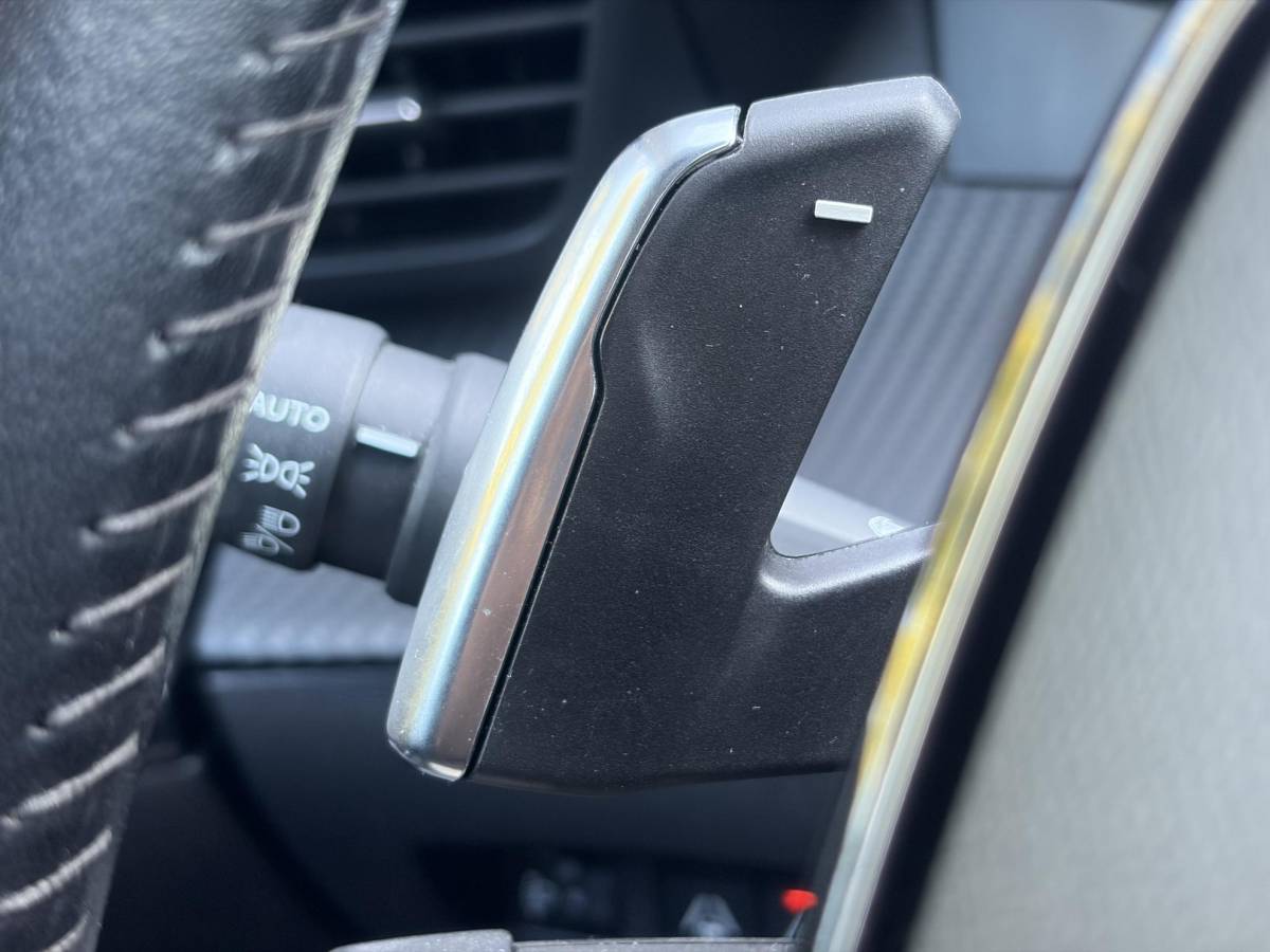 Peugeot 2008 Peugeot 2008 1.2 PureTech Allure ✓Recent beurt gehad✓D-riem vv in 06-2025✓360° Camera✓Draadloze telefoonlader✓Carplay✓Keyless✓Automaat✓Trekhaak✓Halfleder✓Navi✓Clima✓Cruise✓131pk✓Lm velgen✓2e Eigenaar✓Pdc V+A✓Rijstrooksensor✓N.A.P✓Apk tot 04-2028