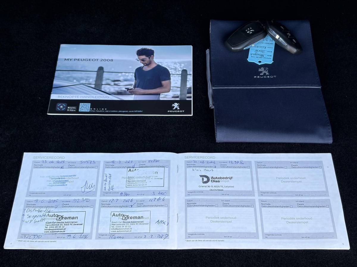 Peugeot 2008 Peugeot 2008 1.2 PureTech Allure ✓Recent beurt gehad✓D-riem vv in 06-2025✓360° Camera✓Draadloze telefoonlader✓Carplay✓Keyless✓Automaat✓Trekhaak✓Halfleder✓Navi✓Clima✓Cruise✓131pk✓Lm velgen✓2e Eigenaar✓Pdc V+A✓Rijstrooksensor✓N.A.P✓Apk tot 04-2028