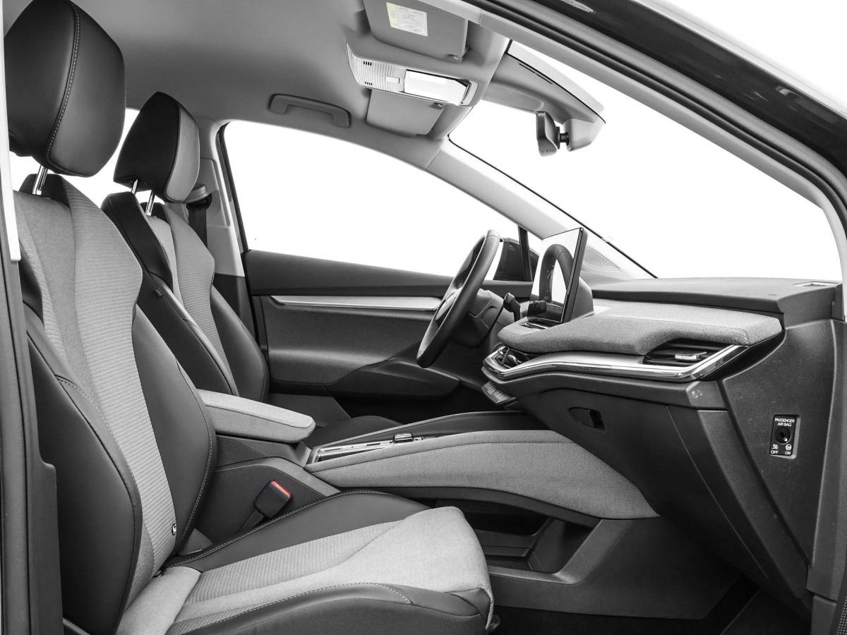 Škoda Enyaq iV Skoda Enyaq 50  150pk · SOH 94,4% · Apple/Android Car Play · Camera · Navigatie · Cruise Control · 19” Inch ·